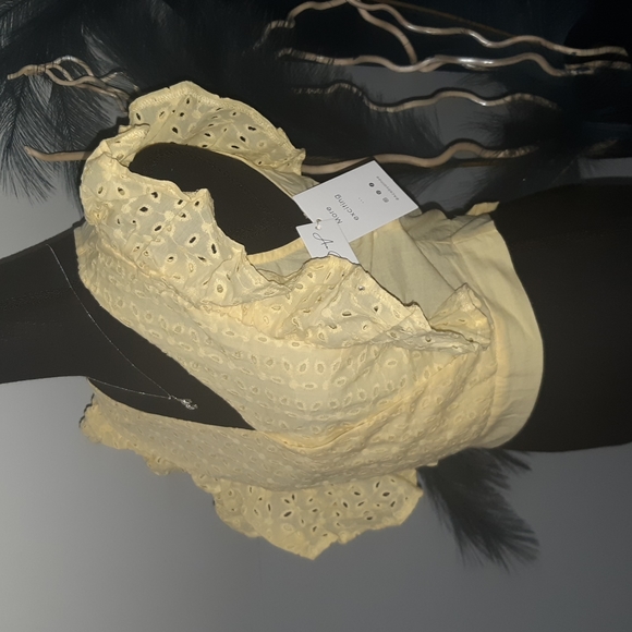 NWT Yellow Eyelet blouse - Picture 4 of 7